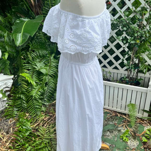 Maxi Dress 100% cotton eyelet ruffle off the shoulder - Picture 6 of 16